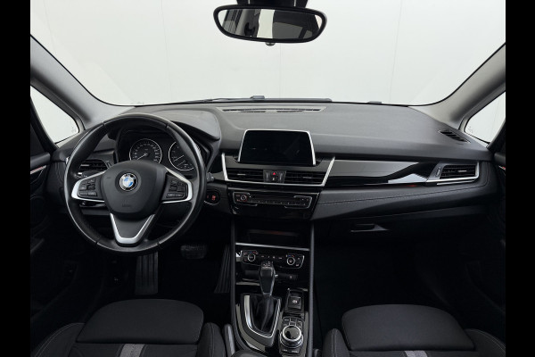 BMW 2 Serie Gran Tourer 218i Automaat Sport Trekhaak Navi Bluetooth Elek.Achterklep Cruise Control Ecc Executive Led Isofix Lmv 17" Regen-Lichtsensor 1.500KG Trekgewicht