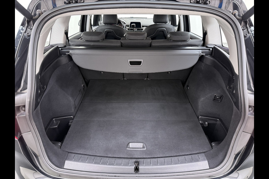 BMW 2 Serie Gran Tourer 218i Automaat Sport Trekhaak Navi Bluetooth Elek.Achterklep Cruise Control Ecc Executive Led Isofix Lmv 17" Regen-Lichtsensor 1.500KG Trekgewicht
