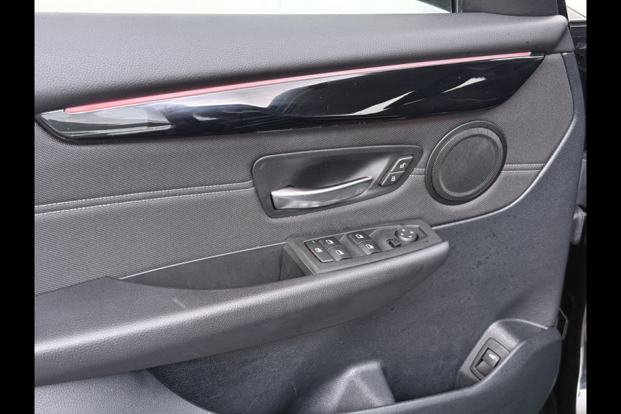 BMW 2 Serie Gran Tourer 218i Automaat Sport Trekhaak Navi Bluetooth Elek.Achterklep Cruise Control Ecc Executive Led Isofix Lmv 17" Regen-Lichtsensor 1.500KG Trekgewicht