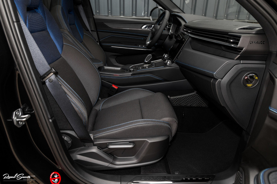 Lynk & Co 01 1.5 | ALL-IN PRIJZEN – inclusief onderhoud, originele Lynk & Co software-update en 1 jaar BOVAG-garantie | Adaptieve cruise | Panoramadak | Blis | Memory |