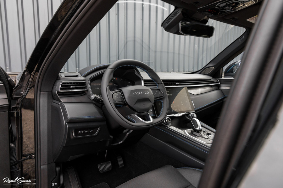 Lynk & Co 01 1.5 | ALL-IN PRIJZEN – inclusief onderhoud, originele Lynk & Co software-update en 1 jaar BOVAG-garantie | Adaptieve cruise | Panoramadak | Blis | Memory |