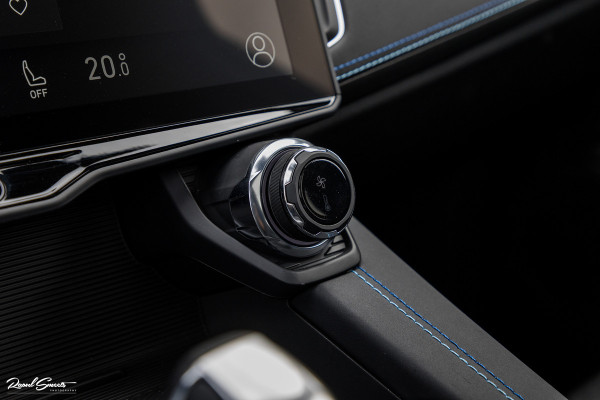 Lynk & Co 01 1.5 | ALL-IN PRIJZEN – inclusief onderhoud, originele Lynk & Co software-update en 1 jaar BOVAG-garantie | Adaptieve cruise | Panoramadak | Blis | Memory |