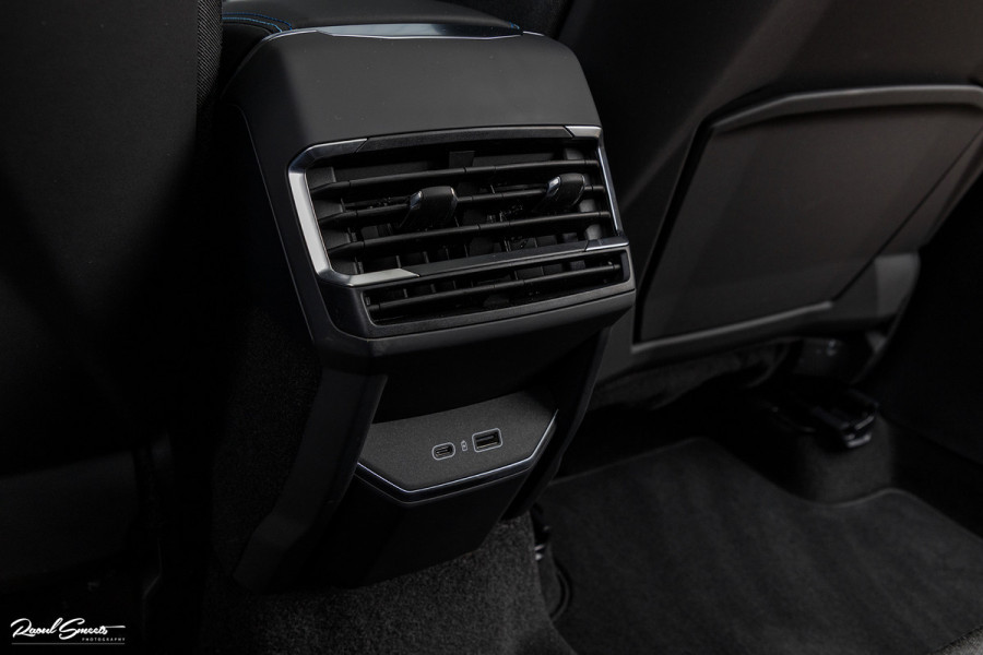 Lynk & Co 01 1.5 | ALL-IN PRIJZEN – inclusief onderhoud, originele Lynk & Co software-update en 1 jaar BOVAG-garantie | Adaptieve cruise | Panoramadak | Blis | Memory |