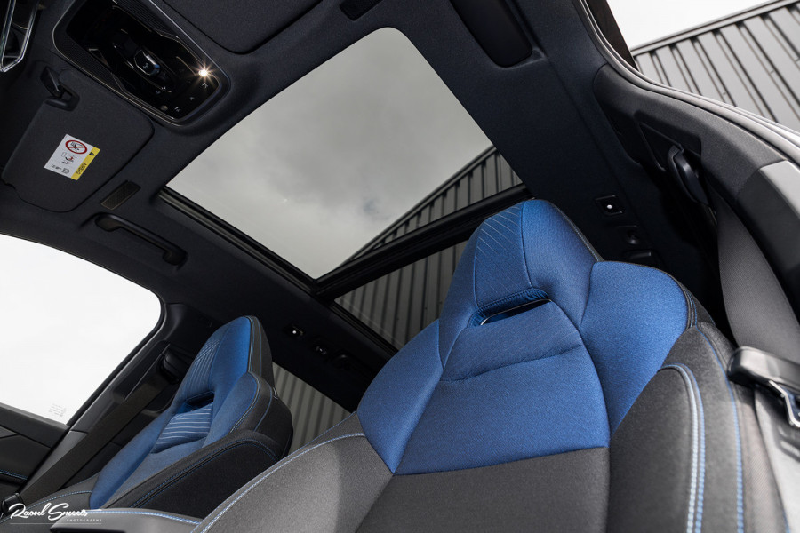 Lynk & Co 01 1.5 | ALL-IN PRIJZEN – inclusief onderhoud, originele Lynk & Co software-update en 1 jaar BOVAG-garantie | Adaptieve cruise | Panoramadak | Blis | Memory |