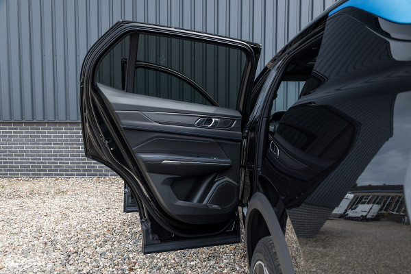 Lynk & Co 01 1.5 | ALL-IN PRIJZEN – inclusief onderhoud, originele Lynk & Co software-update en 1 jaar BOVAG-garantie | Adaptieve cruise | Panoramadak | Blis | Memory |