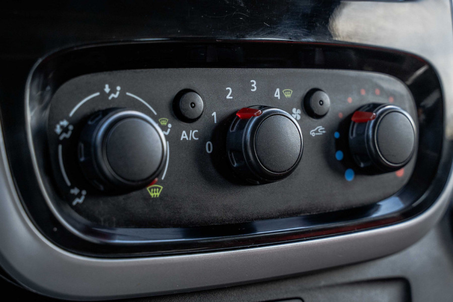 Renault Trafic 1.6 dCi 95 | 9-Zits | Cruise | Navi | Airco | Trekhaak