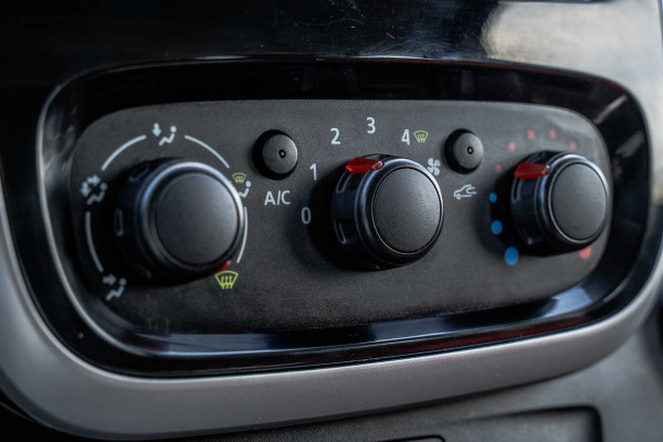 Renault Trafic 1.6 dCi 95 | 9-Zits | Cruise | Navi | Airco | Trekhaak