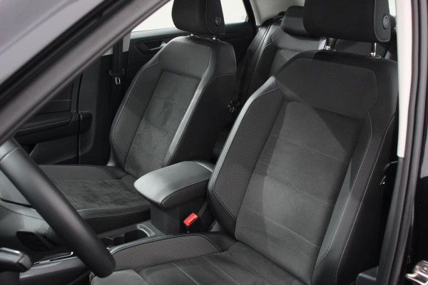 Volkswagen T-Roc 1.5 TSI DSG Style Navigatie Wireless App connect Adaptive Cruise Control Park Assist Camera Parkeersensoren IQ Drive pakket Stoel- en stuurwielverwarming Virtual cockpit Elektrische achterklep Full LED koplampen