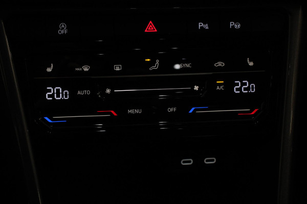Volkswagen T-Roc 1.5 TSI DSG Style Navigatie Wireless App connect Adaptive Cruise Control Park Assist Camera Parkeersensoren IQ Drive pakket Stoel- en stuurwielverwarming Virtual cockpit Elektrische achterklep Full LED koplampen