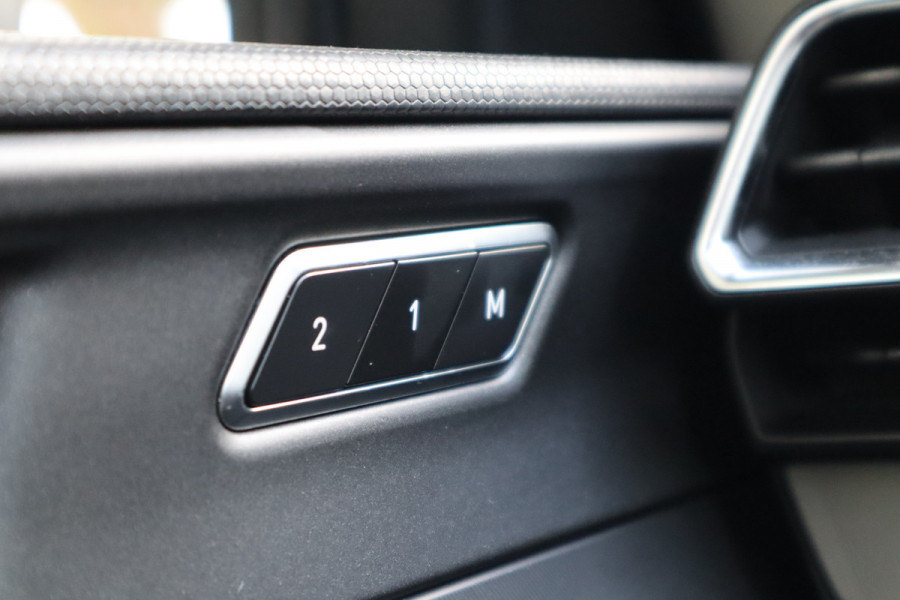 Lynk & Co 01 1.5 | Panoramadak | 360 Camera | Carplay |