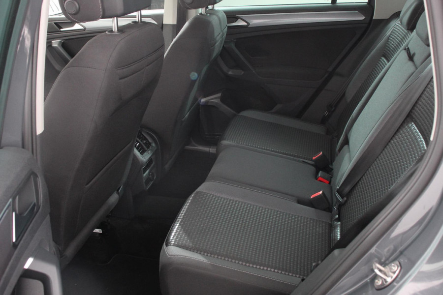 Volkswagen Tiguan 1.5 TSI DSG Active Navigatie Climate Control Adaptive Cruise Camera Control Led Dab Stoelverwarming Lichtmetalen Velgen