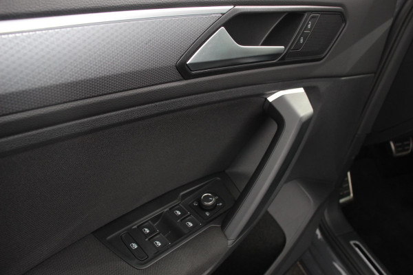 Volkswagen Tiguan 1.5 TSI DSG Active Navigatie Climate Control Adaptive Cruise Camera Control Led Dab Stoelverwarming Lichtmetalen Velgen