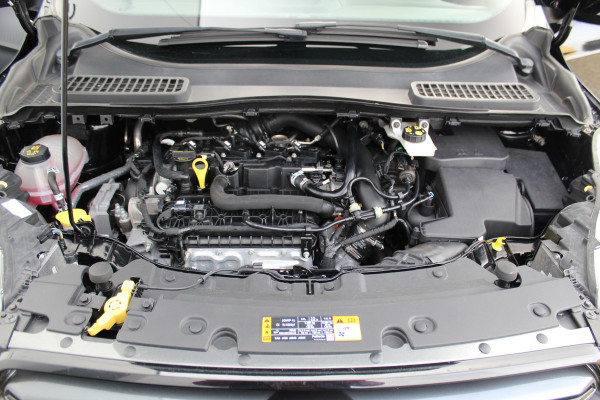 Ford Kuga 1.5-150pk EcoBoost ST-Line. Nette goed onderhouden wagen voor nog jaren rijplezier ! Trekgewicht 2.000kg ! Autm. airco dual, cruise control, stoel-, stuur- en voorraamverw., LM wielen, r/cd, navigatie, telefoonvoorb., pdc v+a etc.