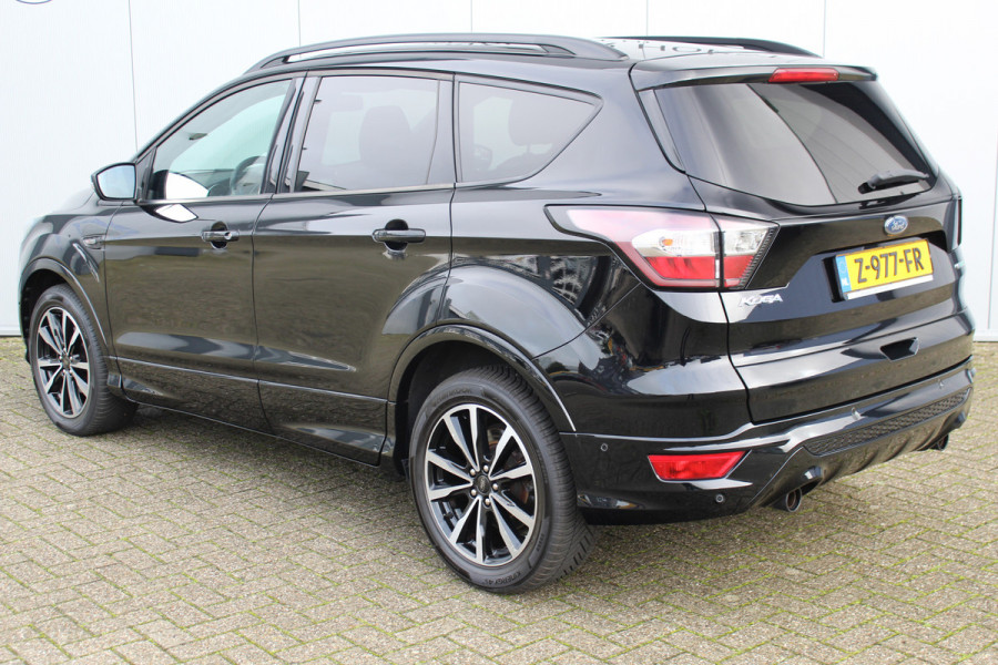 Ford Kuga 1.5-150pk EcoBoost ST-Line. Nette goed onderhouden wagen voor nog jaren rijplezier ! Trekgewicht 2.000kg ! Autm. airco dual, cruise control, stoel-, stuur- en voorraamverw., LM wielen, r/cd, navigatie, telefoonvoorb., pdc v+a etc.