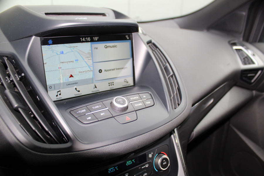 Ford Kuga 1.5-150pk EcoBoost ST-Line. Nette goed onderhouden wagen voor nog jaren rijplezier ! Trekgewicht 2.000kg ! Autm. airco dual, cruise control, stoel-, stuur- en voorraamverw., LM wielen, r/cd, navigatie, telefoonvoorb., pdc v+a etc.