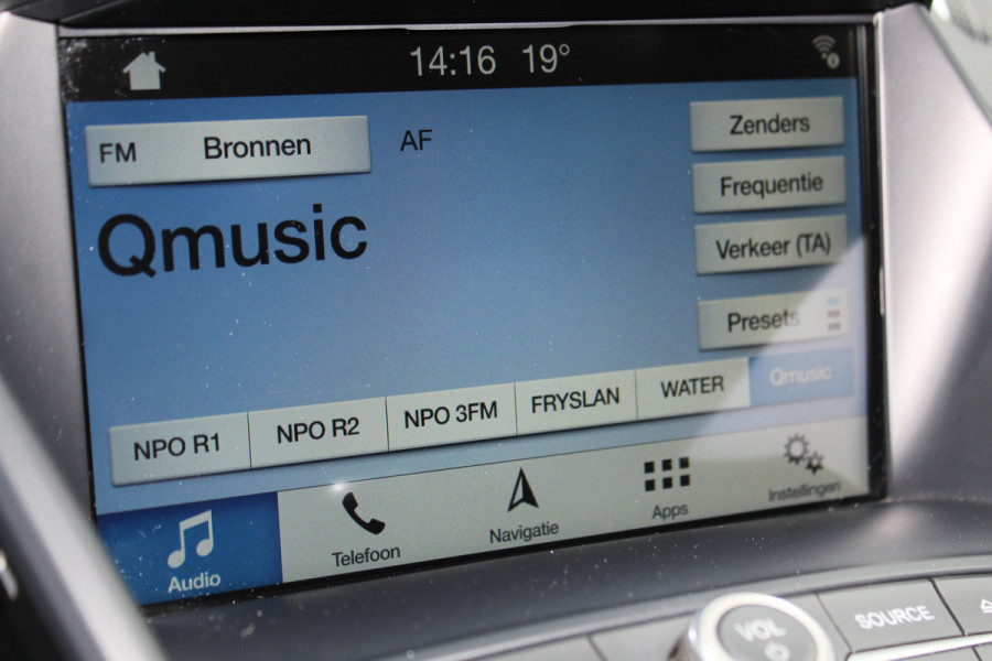 Ford Kuga 1.5-150pk EcoBoost ST-Line. Nette goed onderhouden wagen voor nog jaren rijplezier ! Trekgewicht 2.000kg ! Autm. airco dual, cruise control, stoel-, stuur- en voorraamverw., LM wielen, r/cd, navigatie, telefoonvoorb., pdc v+a etc.
