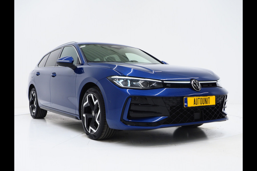 Volkswagen Passat Variant 1.5 eHybrid R-Line Black | 5 Jaar Garantie | Leder | Stoelventilatie | Trekhaak | Massage | 360 | HUD | Keyless