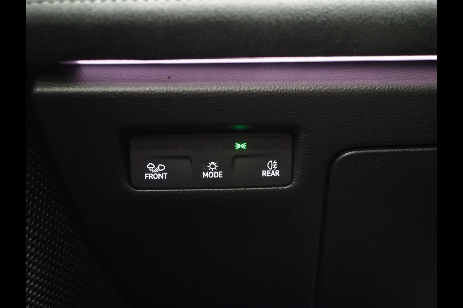 Volkswagen Passat Variant 1.5 eHybrid R-Line Black | 5 Jaar Garantie | Leder | Stoelventilatie | Trekhaak | Massage | 360 | HUD | Keyless