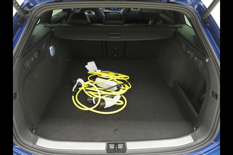 Volkswagen Passat Variant 1.5 eHybrid R-Line Black | 5 Jaar Garantie | Leder | Stoelventilatie | Trekhaak | Massage | 360 | HUD | Keyless