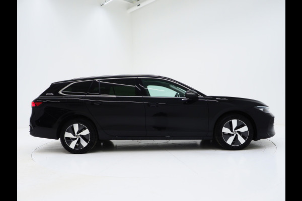 Volkswagen Passat Variant 1.5 eHybrid Business | Leder/Alcantara | Massage | Trekhaak | HUD | Camera | Memory | Sfeerlicht | Carplay