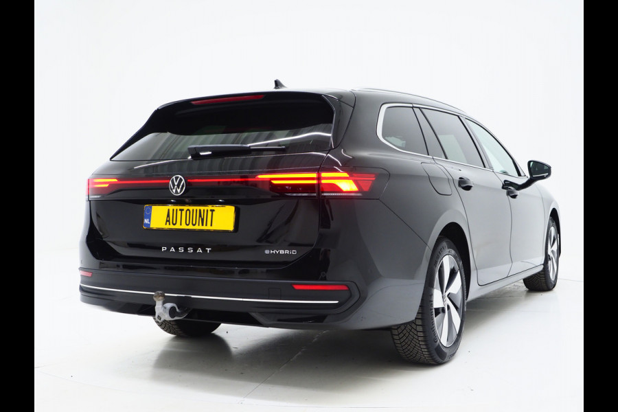 Volkswagen Passat Variant 1.5 eHybrid Business | Leder/Alcantara | Massage | Trekhaak | HUD | Camera | Memory | Sfeerlicht | Carplay