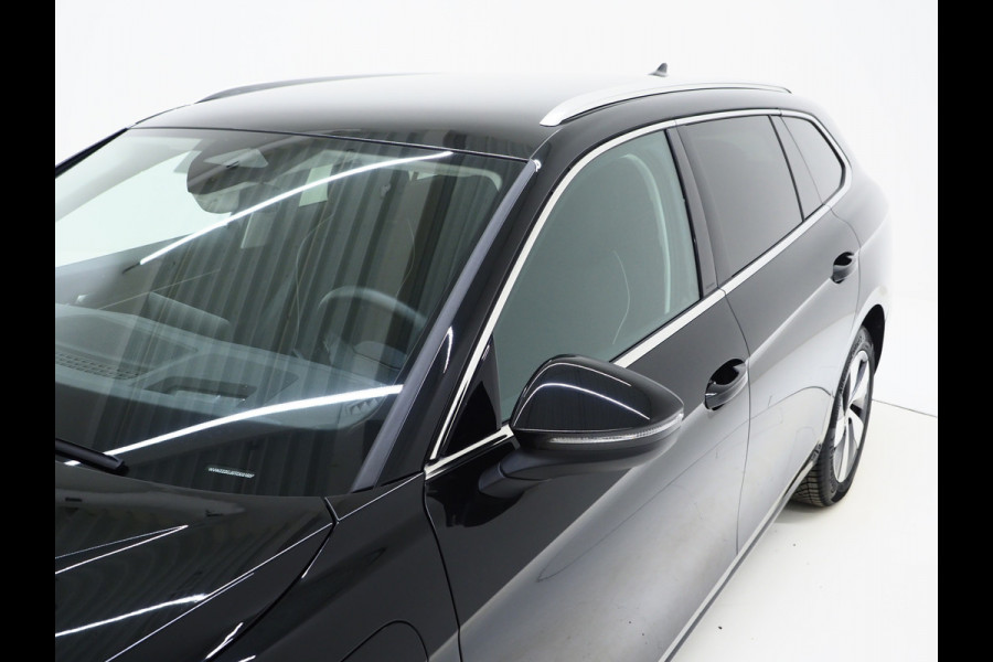 Volkswagen Passat Variant 1.5 eHybrid Business | Leder/Alcantara | Massage | Trekhaak | HUD | Camera | Memory | Sfeerlicht | Carplay