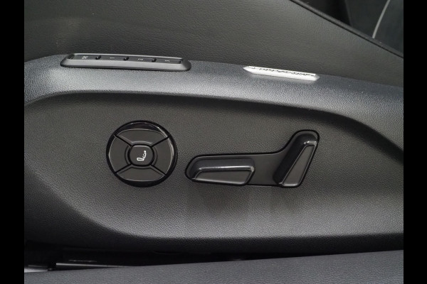 Volkswagen Passat Variant 1.5 eHybrid Business | Leder/Alcantara | Massage | Trekhaak | HUD | Camera | Memory | Sfeerlicht | Carplay