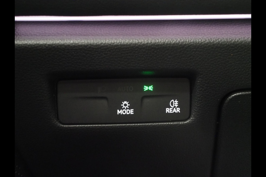 Volkswagen Passat Variant 1.5 eHybrid Business | Leder/Alcantara | Massage | Trekhaak | HUD | Camera | Memory | Sfeerlicht | Carplay