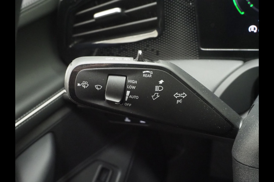 Volkswagen Passat Variant 1.5 eHybrid Business | Leder/Alcantara | Massage | Trekhaak | HUD | Camera | Memory | Sfeerlicht | Carplay