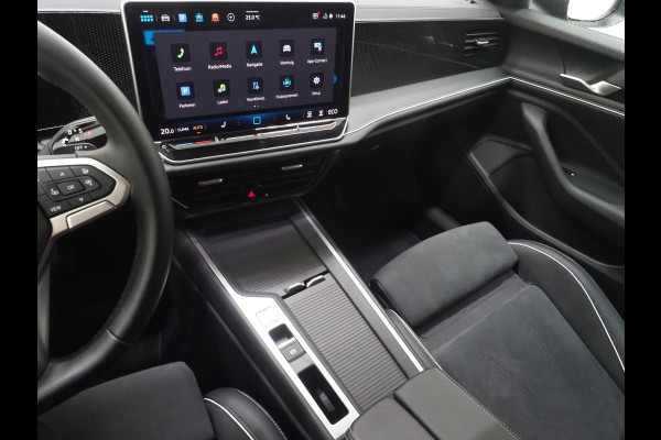 Volkswagen Passat Variant 1.5 eHybrid Business | Leder/Alcantara | Massage | Trekhaak | HUD | Camera | Memory | Sfeerlicht | Carplay
