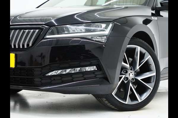 Škoda Superb Combi 1.4 TSI iV Sportline | Leder/Alcantara | Trekhaak | Carbon | Canton | Memory | Sfeerlicht | Keyless