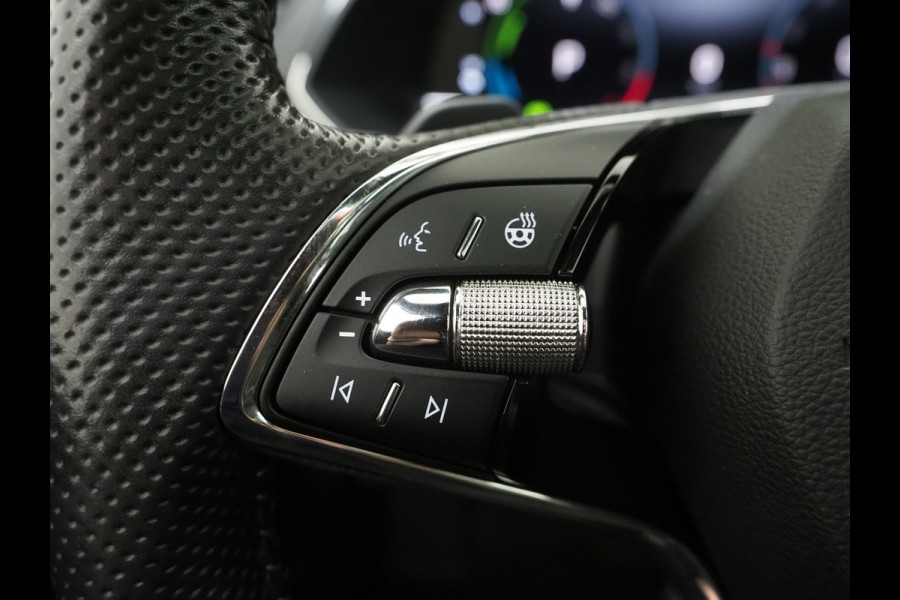 Škoda Superb Combi 1.4 TSI iV Sportline | Leder/Alcantara | Trekhaak | Carbon | Canton | Memory | Sfeerlicht | Keyless