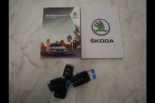 Škoda Superb Combi 1.4 TSI iV Sportline | Leder/Alcantara | Trekhaak | Carbon | Canton | Memory | Sfeerlicht | Keyless