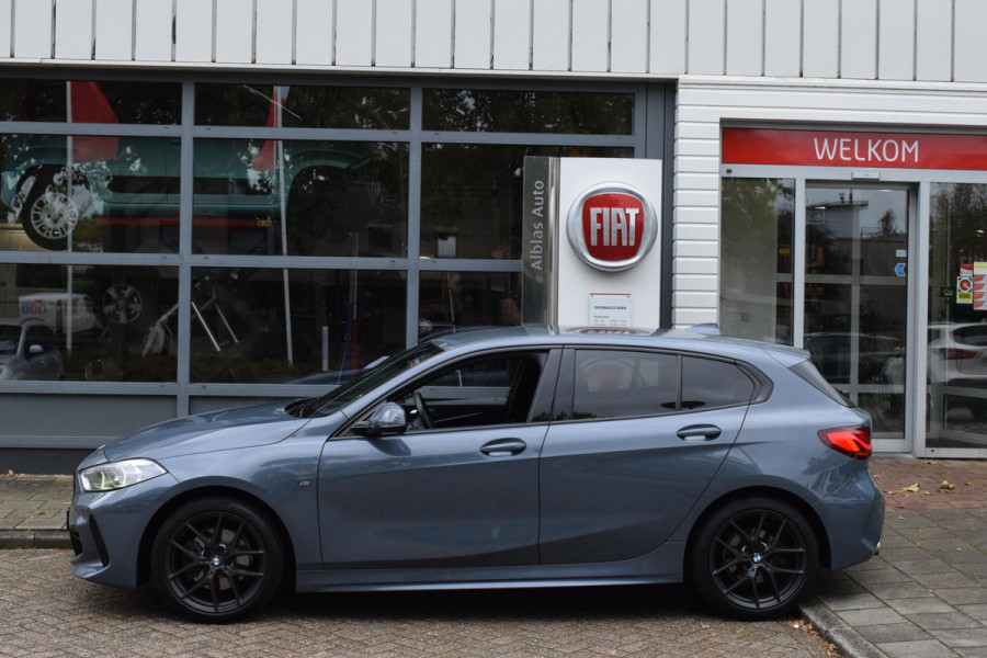 BMW 1-serie 118i|M-Sport|M-stoelen|Elek.klep|18"|Sfeer|Carplay