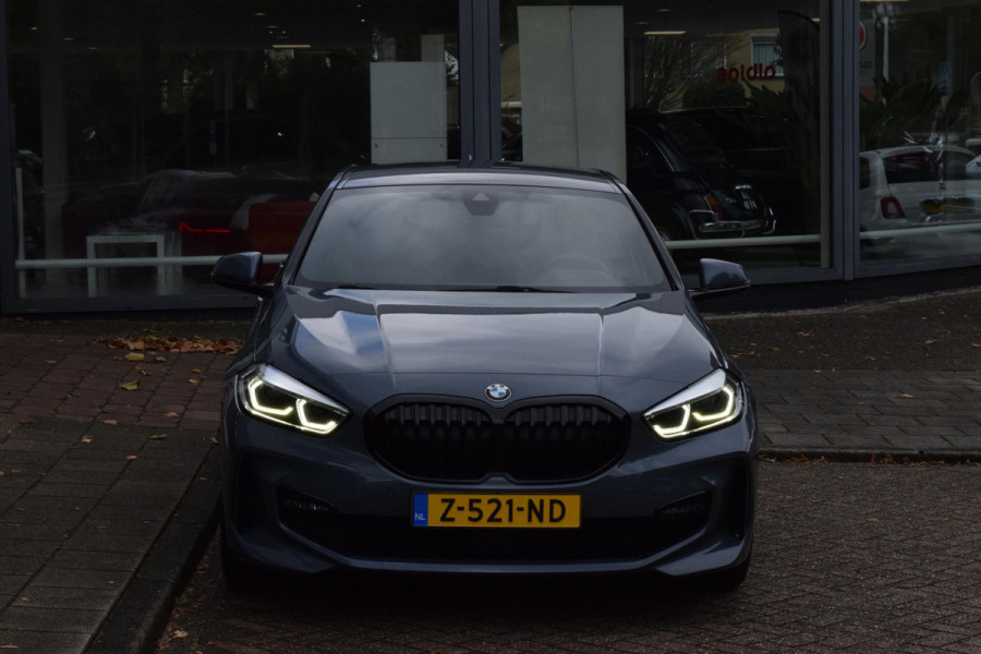 BMW 1-serie 118i|M-Sport|M-stoelen|Elek.klep|18"|Sfeer|Carplay