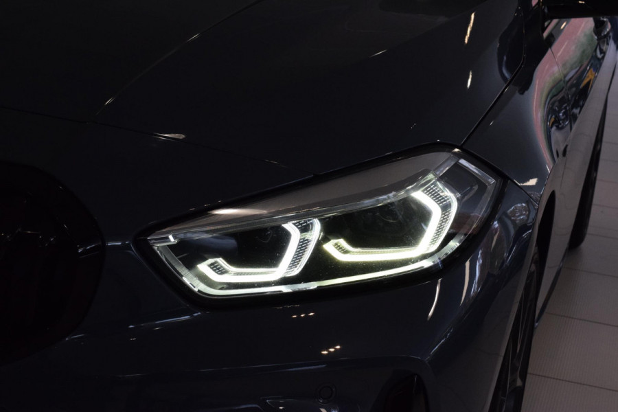 BMW 1-serie 118i|M-Sport|M-stoelen|Elek.klep|18"|Sfeer|Carplay