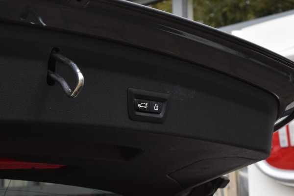 BMW 1-serie 118i|M-Sport|M-stoelen|Elek.klep|18"|Sfeer|Carplay