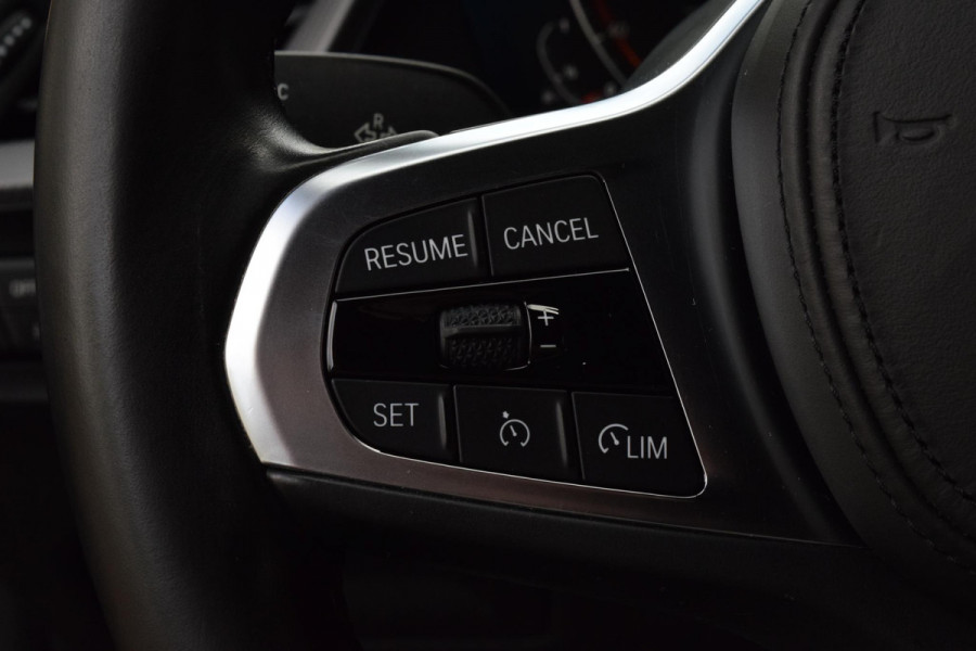 BMW 1-serie 118i|M-Sport|M-stoelen|Elek.klep|18"|Sfeer|Carplay