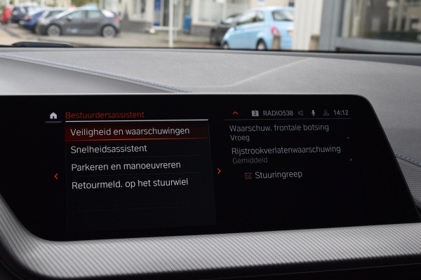 BMW 1-serie 118i|M-Sport|M-stoelen|Elek.klep|18"|Sfeer|Carplay