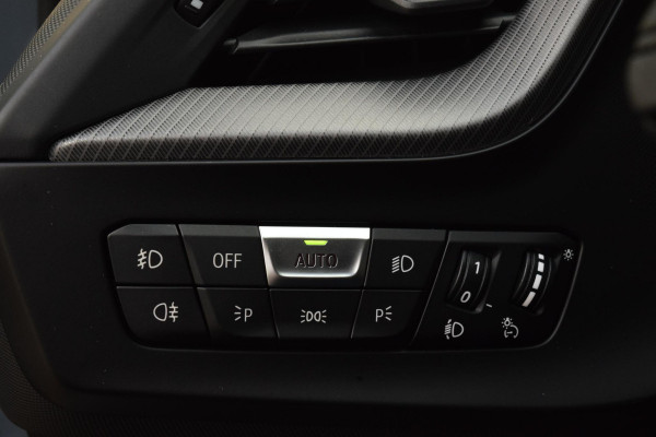 BMW 1-serie 118i|M-Sport|M-stoelen|Elek.klep|18"|Sfeer|Carplay