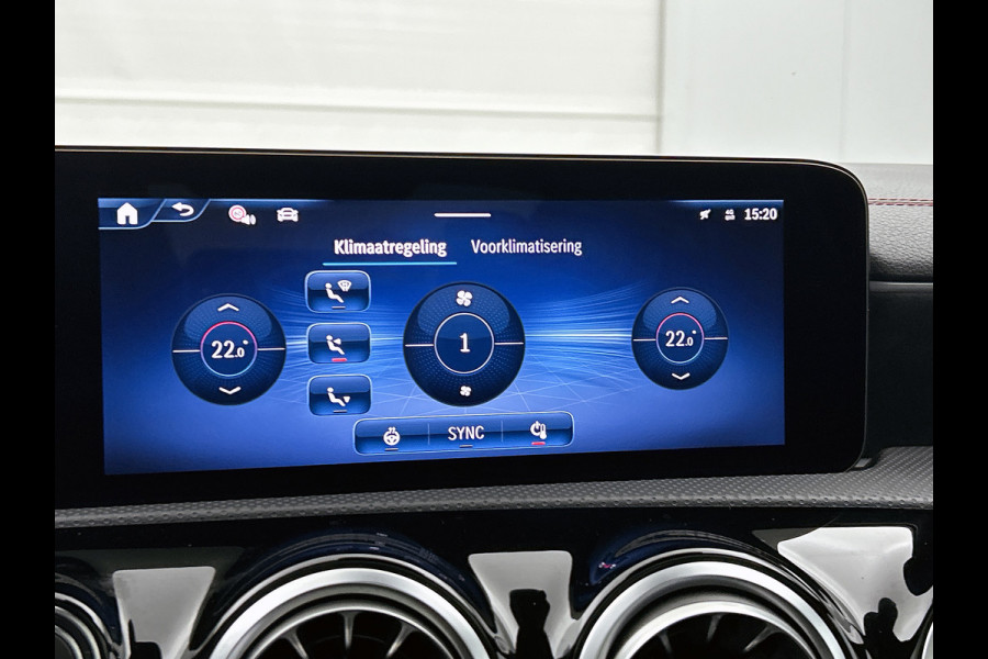 Mercedes-Benz CLA-Klasse 250 e Business Solution AMG Trekhaak | AMG Line | Night Pakket | Panorama Schuif-Kanteldak | Parkeerpakket met achteruitrijcamera | Sfeerverlichting. Inclusief 24 maanden MB Certified garantie voor Europa.