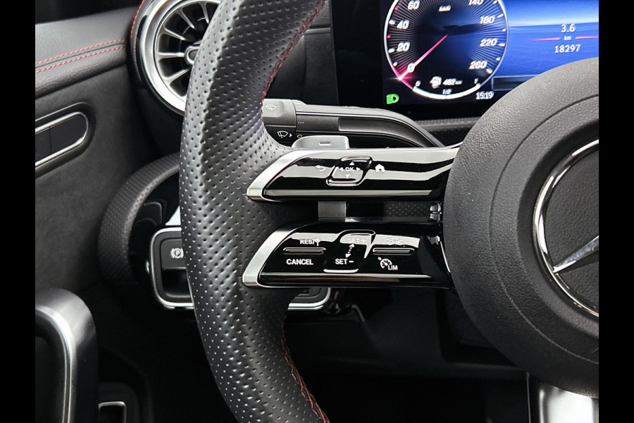 Mercedes-Benz CLA-Klasse 250 e Business Solution AMG Trekhaak | AMG Line | Night Pakket | Panorama Schuif-Kanteldak | Parkeerpakket met achteruitrijcamera | Sfeerverlichting. Inclusief 24 maanden MB Certified garantie voor Europa.