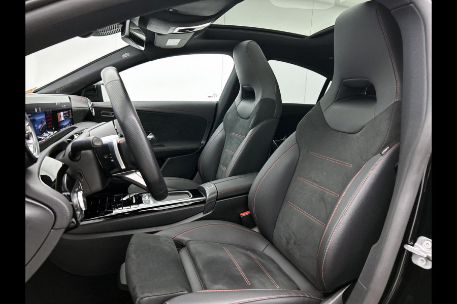 Mercedes-Benz CLA-Klasse 250 e Business Solution AMG Trekhaak | AMG Line | Night Pakket | Panorama Schuif-Kanteldak | Parkeerpakket met achteruitrijcamera | Sfeerverlichting. Inclusief 24 maanden MB Certified garantie voor Europa.