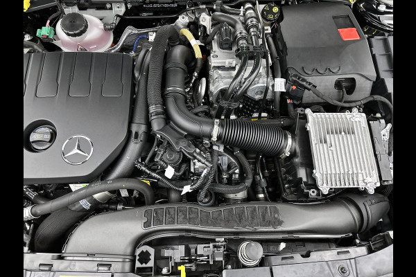 Mercedes-Benz CLA-Klasse 250 e Business Solution AMG Trekhaak | AMG Line | Night Pakket | Panorama Schuif-Kanteldak | Parkeerpakket met achteruitrijcamera | Sfeerverlichting. Inclusief 24 maanden MB Certified garantie voor Europa.