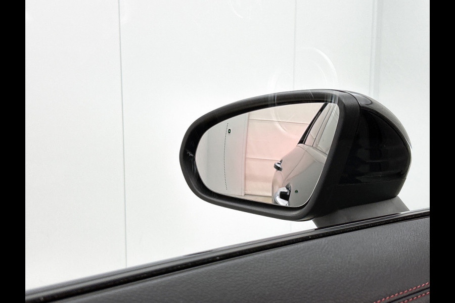 Mercedes-Benz CLA-Klasse 250 e Business Solution AMG Trekhaak | AMG Line | Night Pakket | Panorama Schuif-Kanteldak | Parkeerpakket met achteruitrijcamera | Sfeerverlichting. Inclusief 24 maanden MB Certified garantie voor Europa.