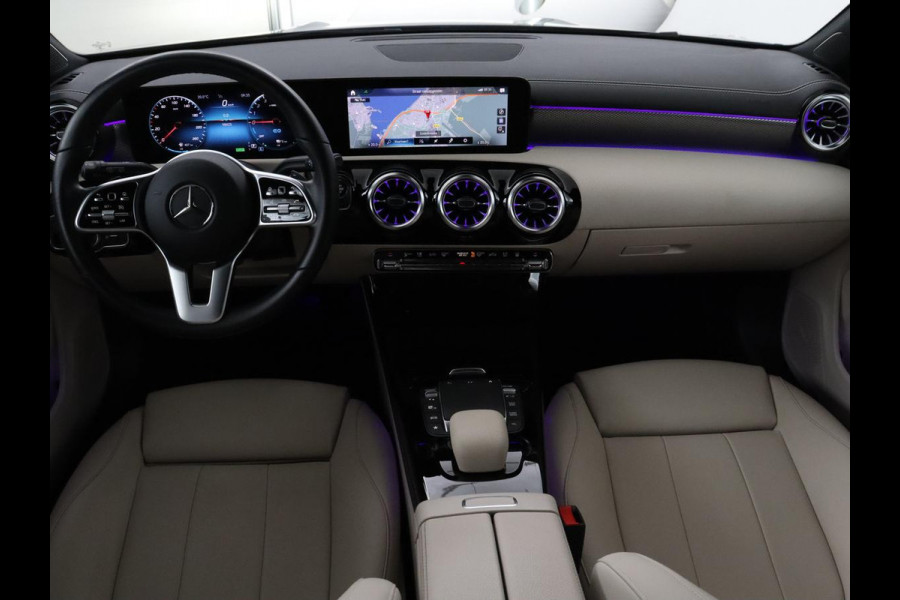 Mercedes-Benz CLA-Klasse Shooting Brake 250 e Business Solution Luxury Limited | SOH 94,3% | Pano.Dak | Camera | Apple Carplay | LED | Keyless Entry |
