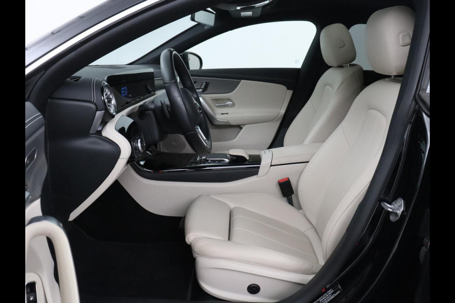 Mercedes-Benz CLA-Klasse Shooting Brake 250 e Business Solution Luxury Limited | SOH 94,3% | Pano.Dak | Camera | Apple Carplay | LED | Keyless Entry |
