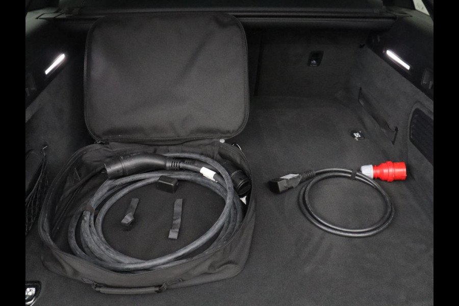 Audi A6 Avant 50 TFSI e quattro 3x S-line | SOH 94,5% | Panoramadak | Half leder | Trekhaak | Stoelverwarming | B&O Sound | Head-up | Camera | Park assist | Carplay