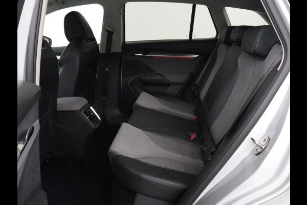 Škoda ENYAQ iV 60 SOH 91,2% | Adaptive cruise | Stuur/stoel verwarming | Trekhaak | Camera | Sfeerverlichting |