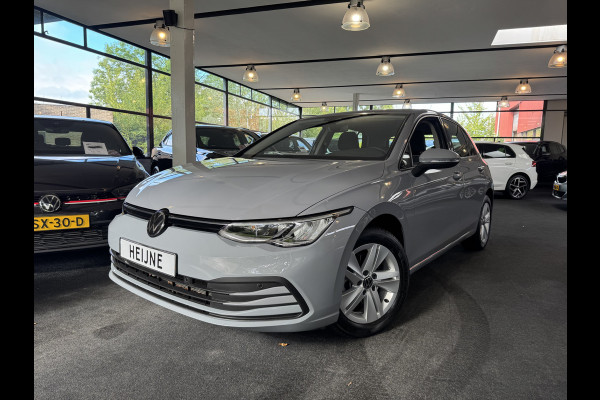 Volkswagen Golf 1.5 eTSI DSG LIFE BUSINESS CAMERA/ACC/CARPLAY/SFEERVERL.